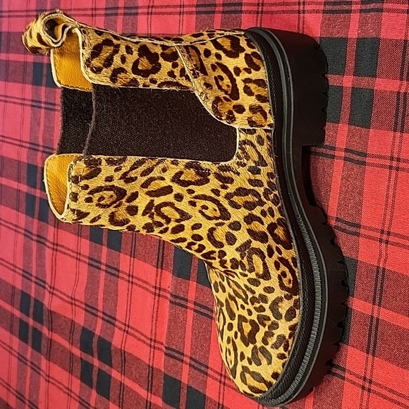 NWOT Lucky Brand Women Emali Tan Black Leopard Calf Hair Lug Sole Combat Boots - Picture 2 of 12